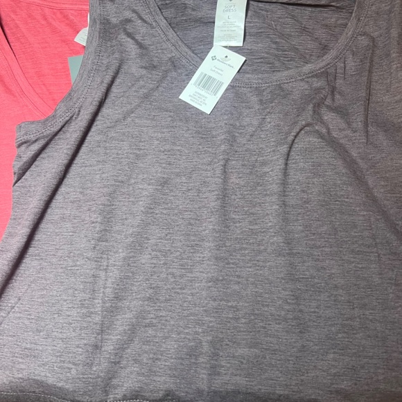 2 members mark soft dresses - Picture 2 of 13